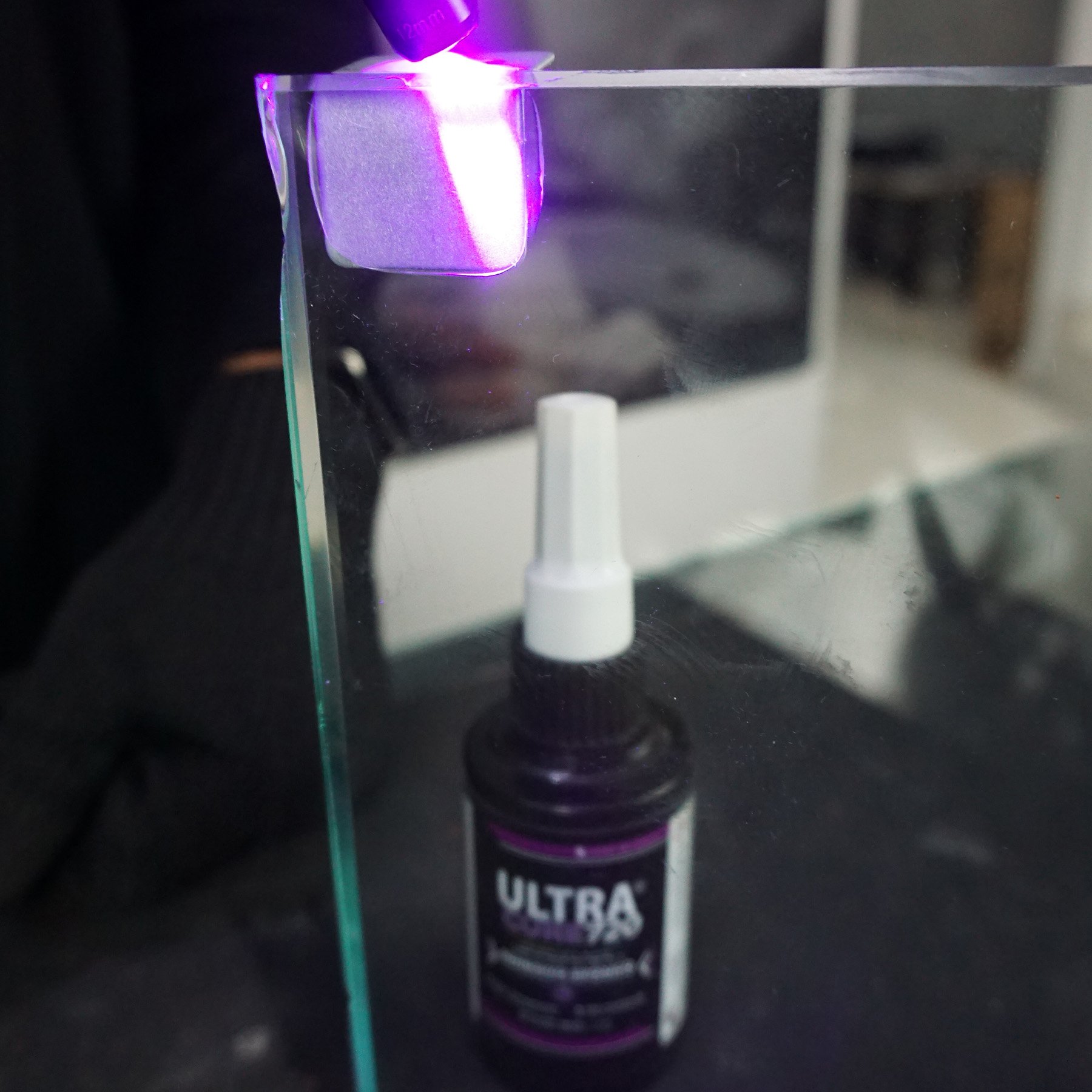 Adhesivo UV para pegar vidrio y metal, ULTRACURE® 452