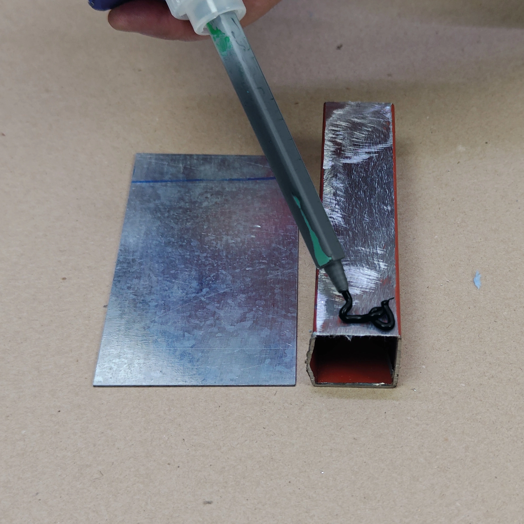 ADINOX M480 aplicación en acero galvanizado