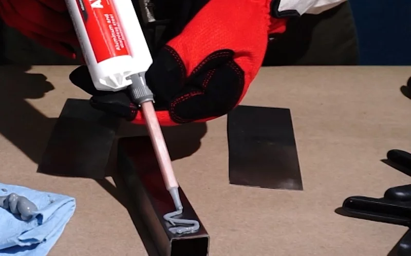 Lo que debes saber de los adhesivos industriales