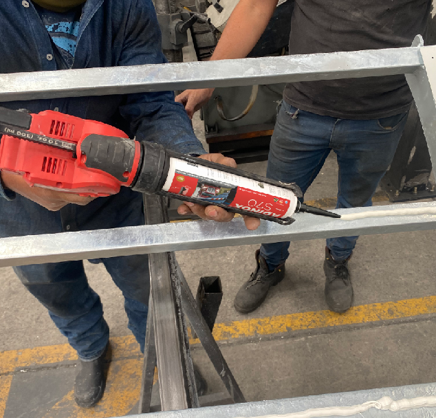 ADINOX S70 aplicación en metal galvanizado
