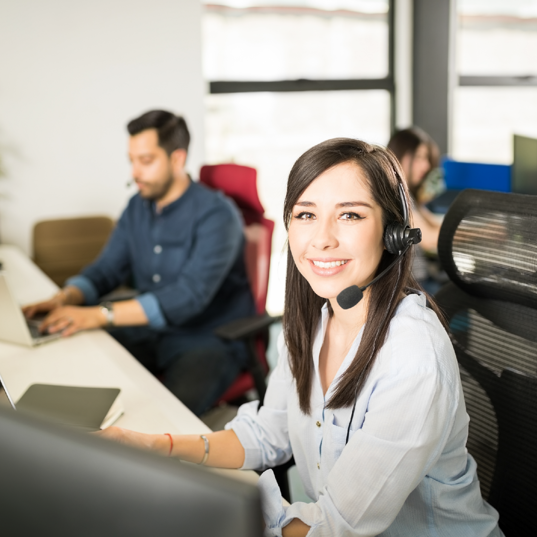 Cotización directa de adhesivos industriales ADHESIS por WhatsApp o formulario